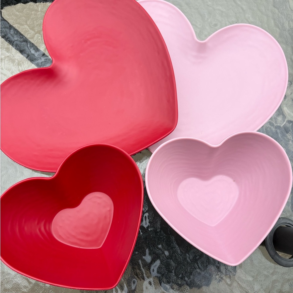 Heart-Shaped Red and Pink Plate and Bowls Set